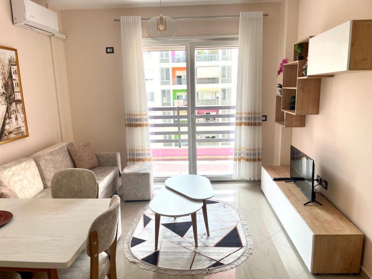 Modern & Cozy Apartment ティラナ エクステリア 写真