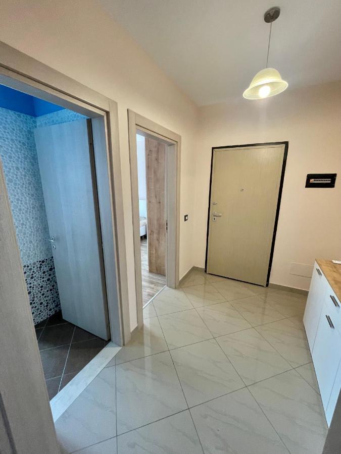 Modern & Cozy Apartment ティラナ エクステリア 写真