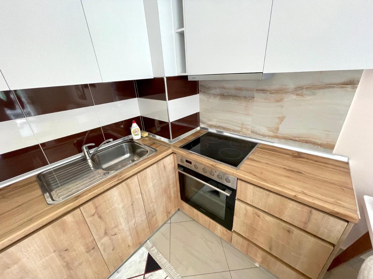 Modern & Cozy Apartment ティラナ エクステリア 写真