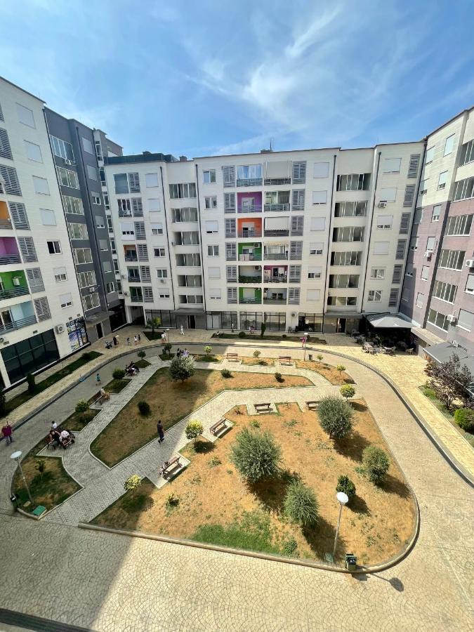Modern & Cozy Apartment ティラナ エクステリア 写真